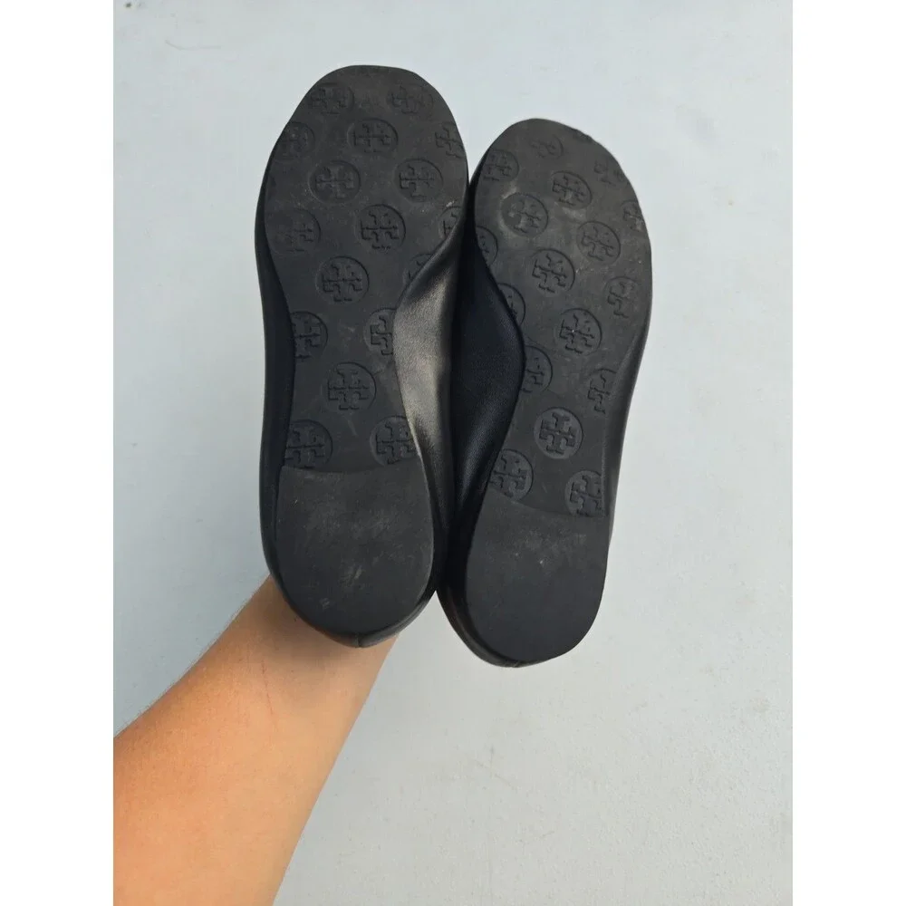 Tory Burch Reva Black Leather Ballet Flats Silver Tone Signature Logo size 5.5 - Picture 4 of 8